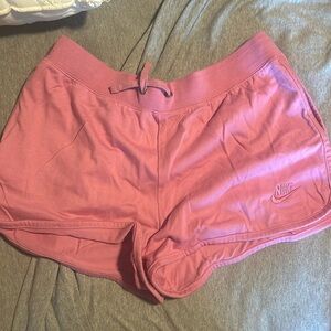 Used like new , really pretty pink . Size large Nike